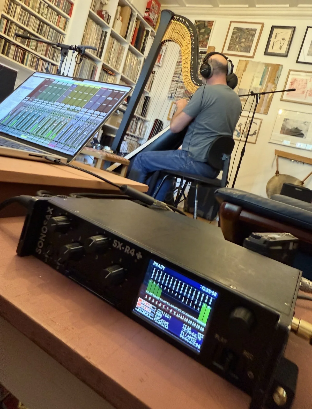 SONOSAX SX-R4+ during a harp recording session